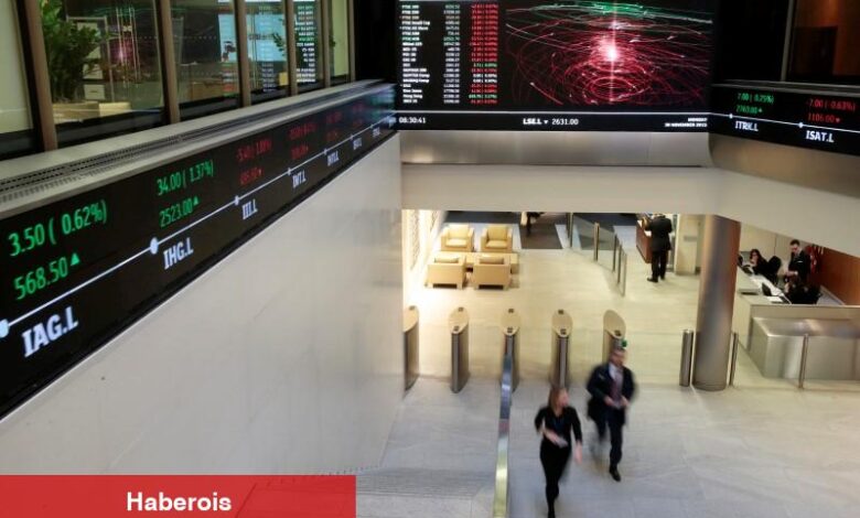 FTSE 100 bugün: Endeks İngiltere GSYH düşüşüyle yatay açıldı; Sterlin 1,35 doların üzerinde - Haberois FTSE 100 bugün: Endeks İngiltere GSYH düşüşüyle yatay açıldı; Sterlin 1,35 doların üzerinde