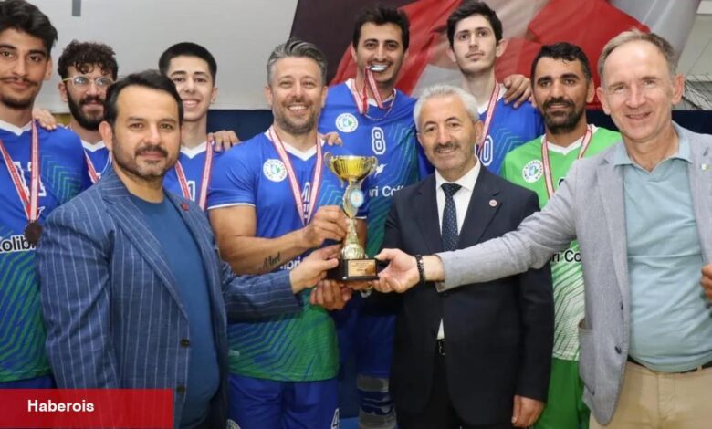 İzmit'in 'en baba'ları bu turnuvada aşikâr oldu - Haberois İzmit'in 'en baba'ları bu turnuvada aşikâr oldu