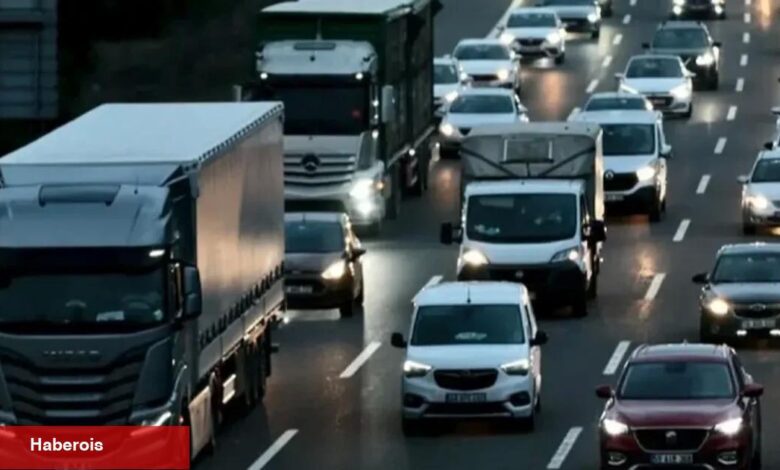 Kamyon ve tankerlere kısıtlama başladı! 6 Haziran'a kadar sürecek - Haberois Kamyon ve tankerlere kısıtlama başladı! 6 Haziran'a kadar sürecek