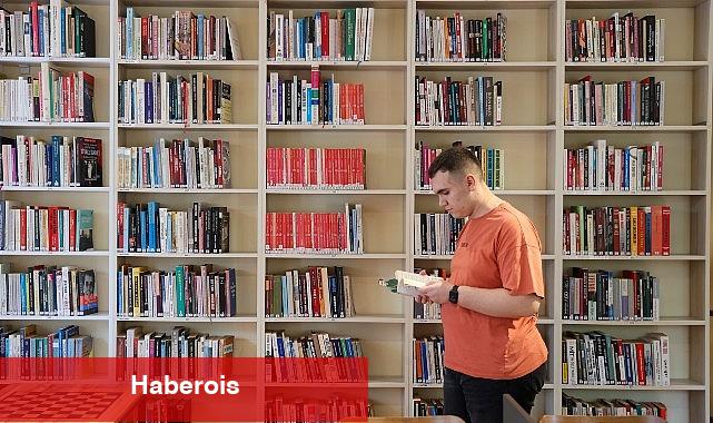 Kitap kurdu Asil okuma sevgisiyle örnek oluyor