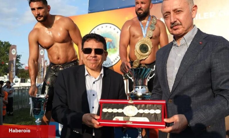 Kocaeli yağlı güreşlerde başpehlivan Orhan Okulu oldu - Haberois Kocaeli yağlı güreşlerde başpehlivan Orhan Okulu oldu