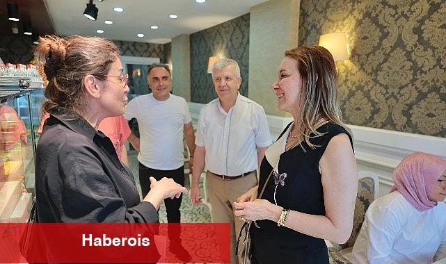 Lider Memnun esnafla bayramlaştı