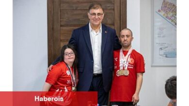 Lider Tugay, İzmir'in gururu Büyükşehir atletlerini ağırladı