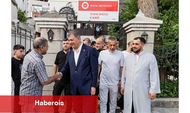 Lider Tugay vatandaşlarla bayramlaştı