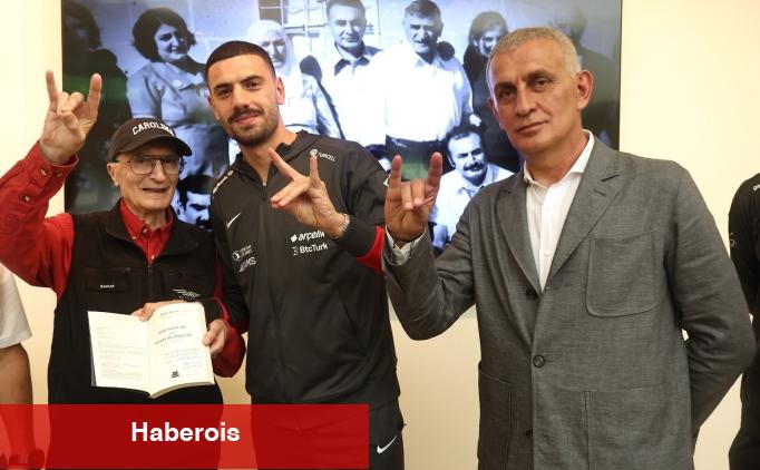 Merih Demiral: "Bozkurt pozunu Aziz Sancar istedi" - Haberois Merih Demiral: "Bozkurt pozunu Aziz Sancar istedi"