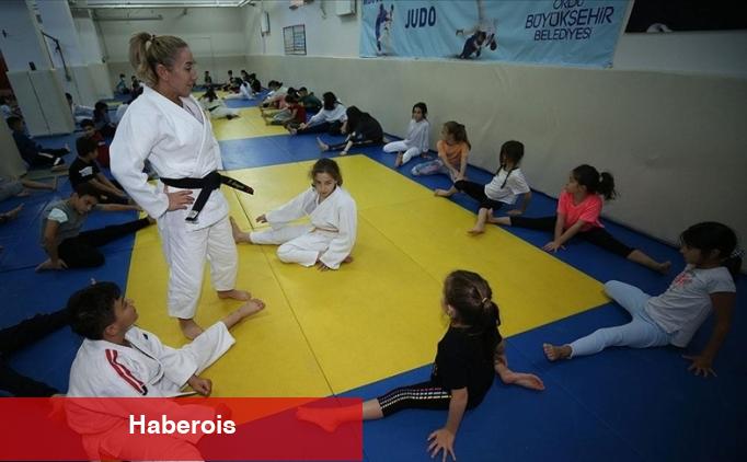 Olimpiyatlarda tarihe geçen Hülya Şenyurt, yeni judocular yetiştiriyor - Haberois Olimpiyatlarda tarihe geçen Hülya Şenyurt, yeni judocular yetiştiriyor