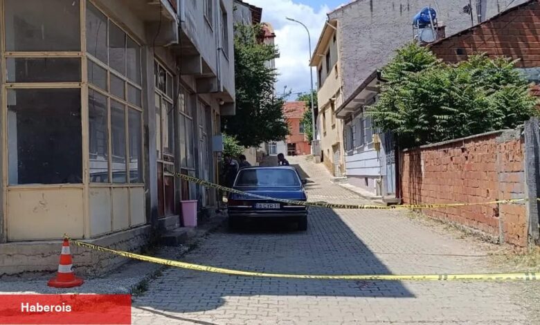 Pazaryeri'nde emekli öğretmen balkondan düşerek ağır yaralandı - Haberois Pazaryeri'nde emekli öğretmen balkondan düşerek ağır yaralandı