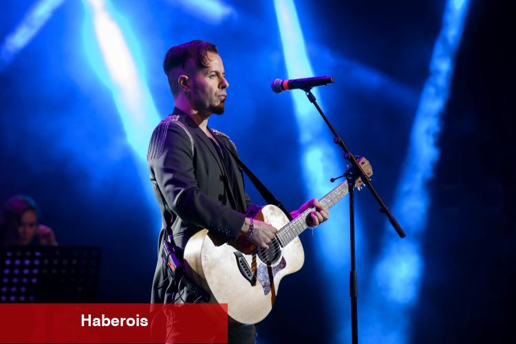 Rock'ın romantik prensi hayranlarını mest etti