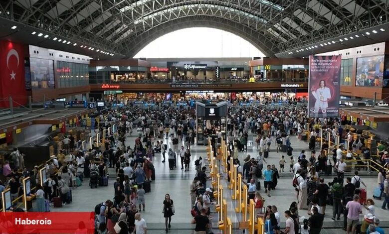 Sabiha Gökçen Havalimanı'nda bayram yoğunluğu