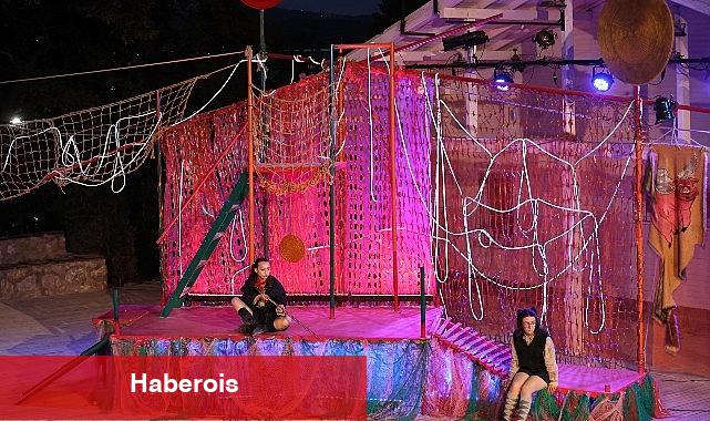 "Sineklerin Tanrısı" prömiyerini yaptı - Haberois "Sineklerin Tanrısı" prömiyerini yaptı