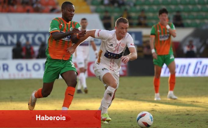 Tıpkı kent, zıt iktisat: Antalyaspor kayıpta, Alanyaspor karda