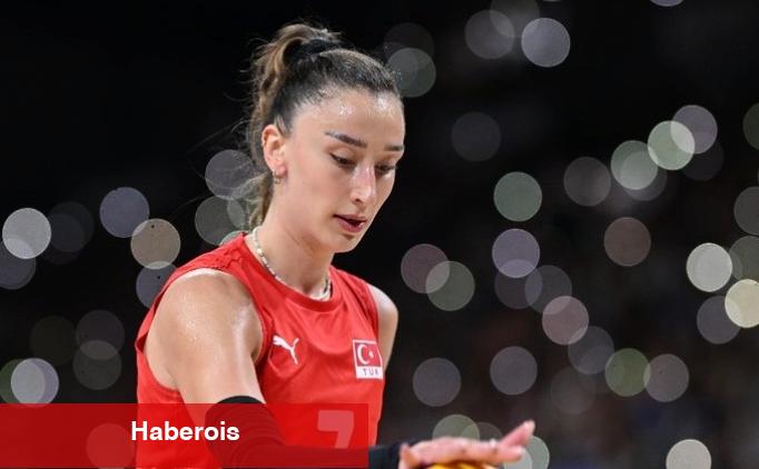 Türkiye Voleybol Federasyonu, Hande Baladın'ın sakatlandığını duyurdu