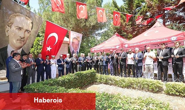 Aktaş ve Büyükakın, dua okudu, karanfil bıraktı - Haberois Aktaş ve Büyükakın, dua okudu, karanfil bıraktı