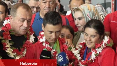 Avrupa Down Sendrom Şampiyonası'nda 58 madalya kazanan ulusal atletler Türkiye'ye döndü
