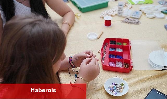 Ayvalık Belediyesi Mahalleevleri'nde "Çocuk Takı Atölyesi" Ağır İlgi Gördü