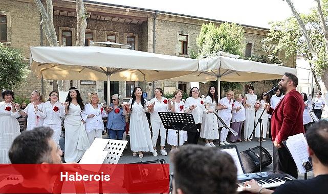Bağcılar Belediyesi Türk Halk Müziği Korosu'ndan Darülaceze'de Manalı Konser - Haberois Bağcılar Belediyesi Türk Halk Müziği Korosu'ndan Darülaceze'de Manalı Konser
