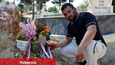 Başpehlivanlığı kazandı, babasının mezarını ziyaret etti