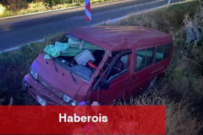 Bilecik Pazaryeri'nde minibüs dereye uçtu: 1 yaralı