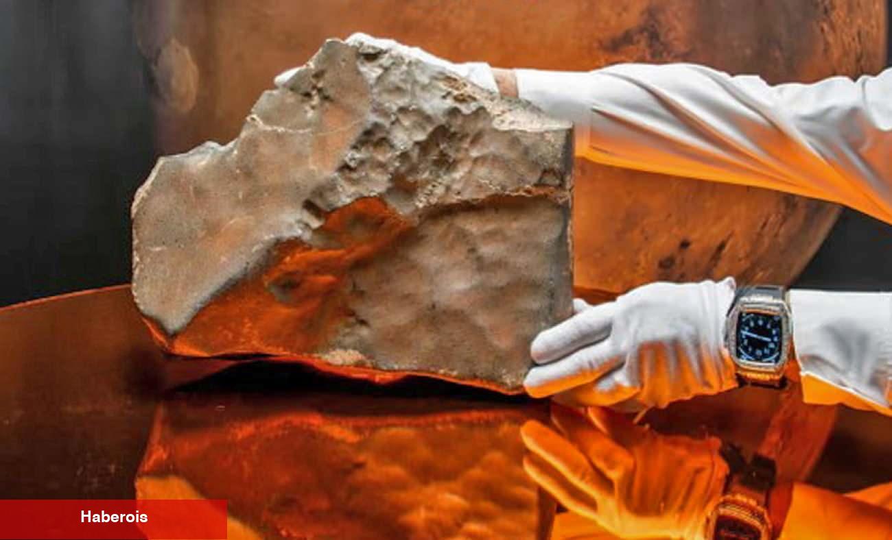 Bir taş 5,3 milyon dolara satıldı! Taşın özelliği ilgiyi artırdı