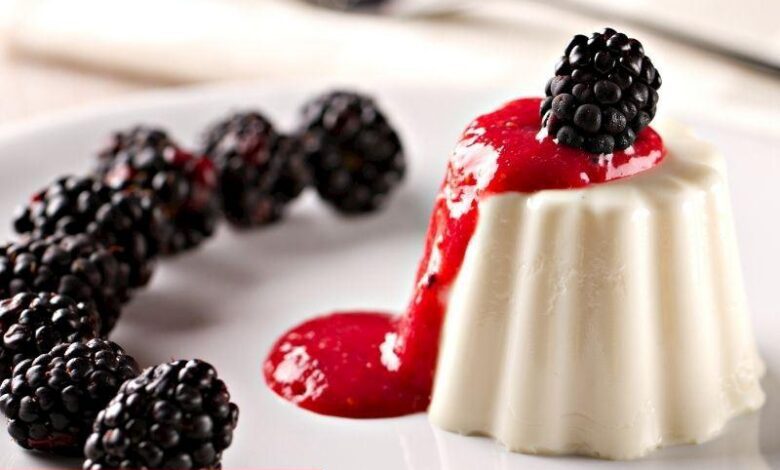 Böğürtlen Soslu Panna Cotta Tanımı
