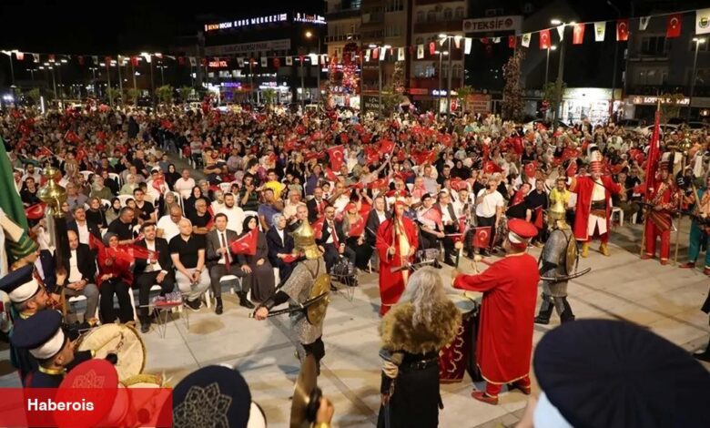 Bursa İnegöl 9. yılda da demokrasi için tekrar meydanlardaydı - Haberois Bursa İnegöl 9. yılda da demokrasi için tekrar meydanlardaydı