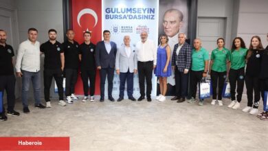 Bursa'nın gururu atletlerden Büyükşehir'e ziyaret - Haberois Bursa'nın gururu atletlerden Büyükşehir'e ziyaret