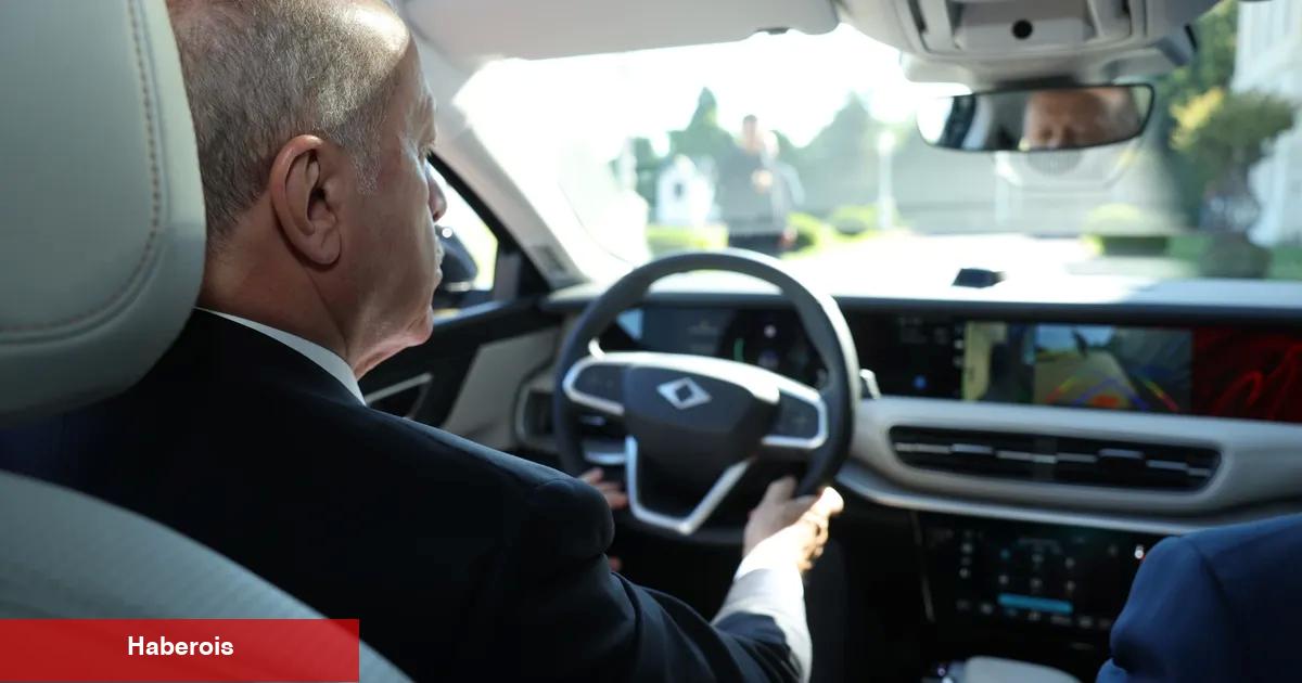 Cumhurbaşkanı Erdoğan, Togg T10F Sedan modelini test etti... Erdoğan Togg T10F'nin direksiyonunda