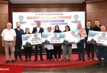 Denizlili çiftçinin birinci mazotu Lider Çavuşoğlu'ndan