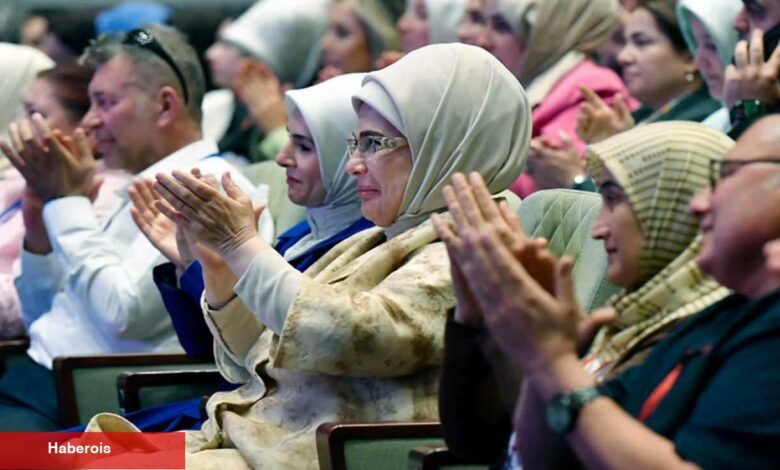 Emine Erdoğan'dan kollayıcı aile iletisi: "Gelin aile yılını milat yapalım" - Haberois Emine Erdoğan'dan kollayıcı aile iletisi: "Gelin aile yılını milat yapalım"