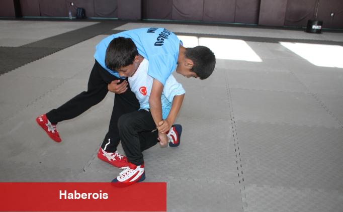 Emrullah Yabaş, güreşte ulusal gruba yükseldi - Haberois Emrullah Yabaş, güreşte ulusal gruba yükseldi