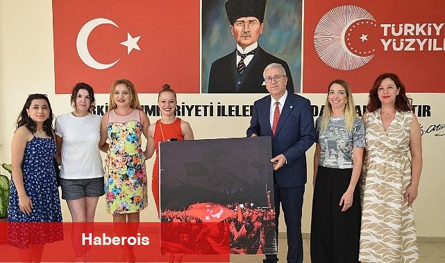 EÜ'de "15 Temmuz Demokrasi ve Ulusal Birlik: Zaferin İsmi Türkiye" standı açıldı - Haberois EÜ'de "15 Temmuz Demokrasi ve Ulusal Birlik: Zaferin İsmi Türkiye" standı açıldı
