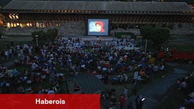 Gölcüklülerden açık havada sinema gösterimine ağır ilgi