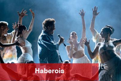 Harbiye'de yaz klasiği... Kenan Doğulu'dan efsane performans