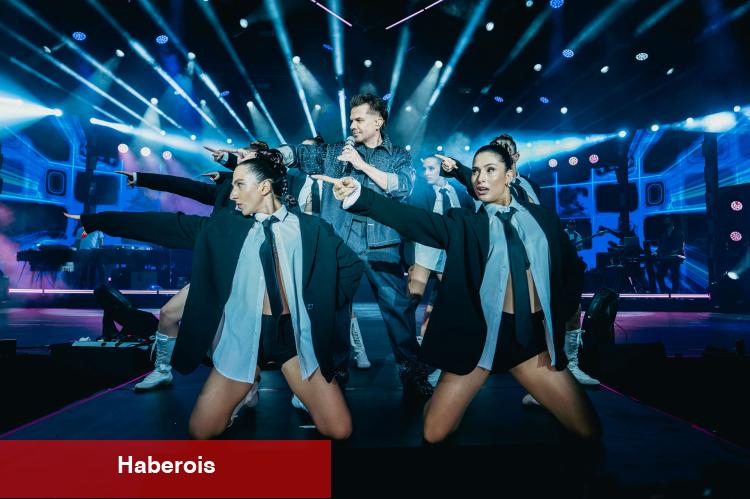 Harbiye'de yaz klasiği... Kenan Doğulu'dan efsane performans
