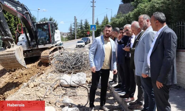 İzmit Belediyesi Huzur Sokak’ta istinat duvarı yapıyor