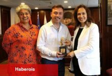 Karşıyaka Belediye Tiyatrosu'nda ödül gururu!