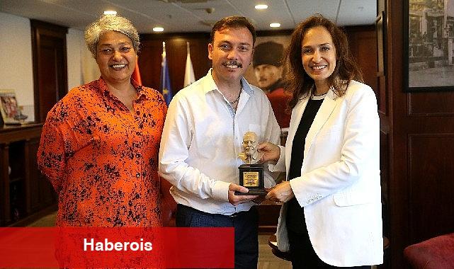 Karşıyaka Belediye Tiyatrosu'nda ödül gururu! - Haberois Karşıyaka Belediye Tiyatrosu'nda ödül gururu!