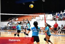 Kemer Belediye Voleybol Ekibi galibiyetle başladı