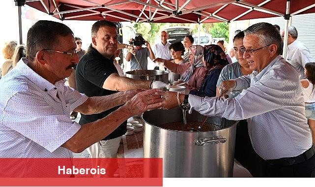 Kemer Belediyesi'nin aşure ikramları sürüyor