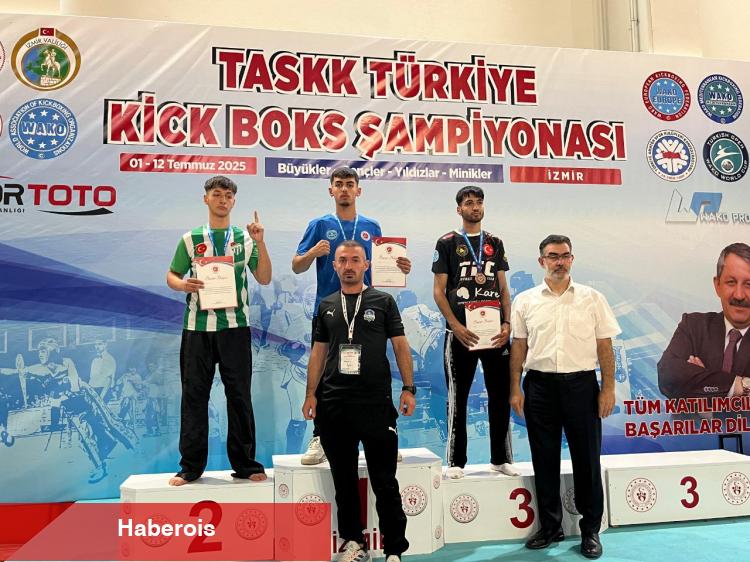 Kick boksta Çayırova’ya Türkiye şampiyonluğu geldi