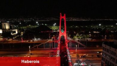Kocaeli'de üst geçitler al bayrağın renkleriyle ışıldadı