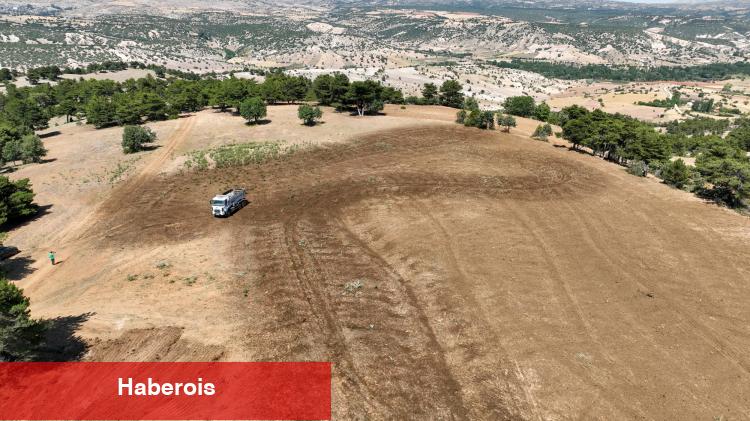 Konya Selçuklu'da kamyon üzeri gübre dağıtım aracı