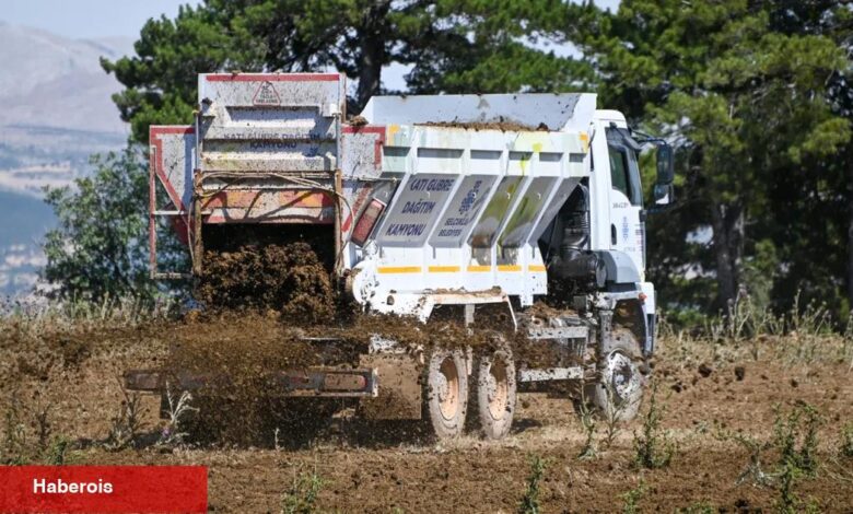 Konya Selçuklu'da kamyon üzeri gübre dağıtım aracı - Haberois Konya Selçuklu'da kamyon üzeri gübre dağıtım aracı