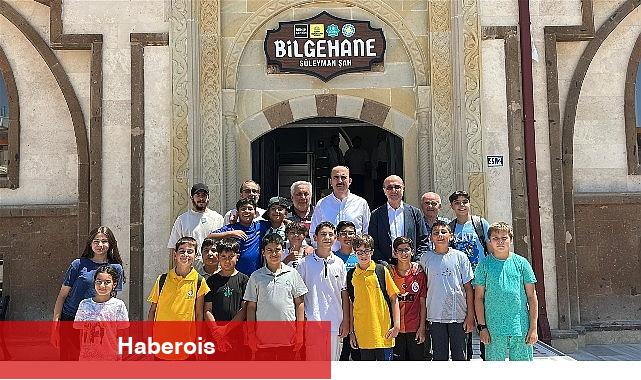 Lider Altay ve Lider Pekyatırmacı Bilgehane'de Yaz Aktifliklerine Katılan Öğrencilerle Buluştu - Haberois Lider Altay ve Lider Pekyatırmacı Bilgehane'de Yaz Aktifliklerine Katılan Öğrencilerle Buluştu