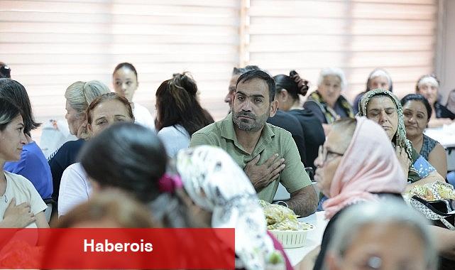 Lider Keyifli birlik sofrasında canlarla bir ortaya geldi - Haberois Lider Keyifli birlik sofrasında canlarla bir ortaya geldi