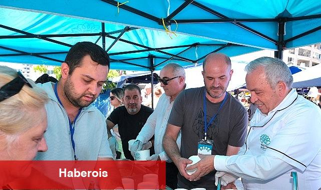 Lider Şadi Özdemir'den aşure ikramı - Haberois Lider Şadi Özdemir'den aşure ikramı