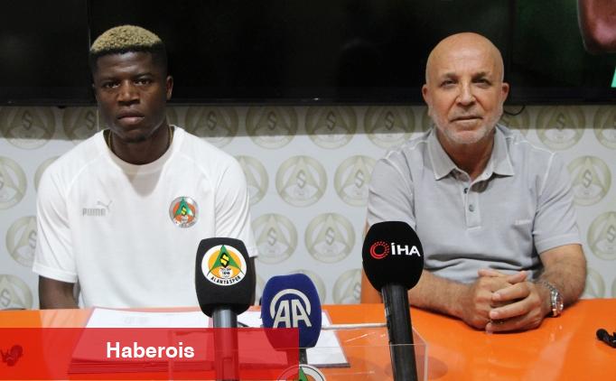 Maestro, Alanyaspor'a transfer oldu