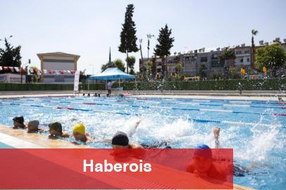 Mersin’de 7’den 70’e Herkes Eğlenerek Yüzme Öğreniyor