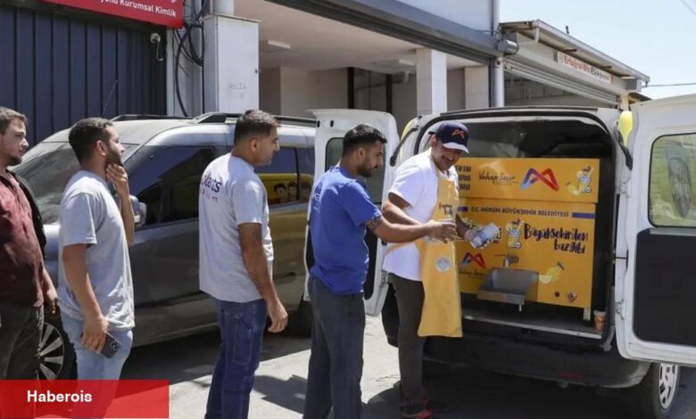 Mersin’de yaz serinliği: 5 yıllık limonata geleneği sürüyor - Haberois Mersin’de yaz serinliği: 5 yıllık limonata geleneği sürüyor