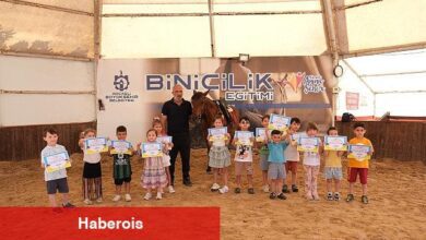 Minik biniciler at sevgisiyle büyüyor - Haberois Minik biniciler at sevgisiyle büyüyor